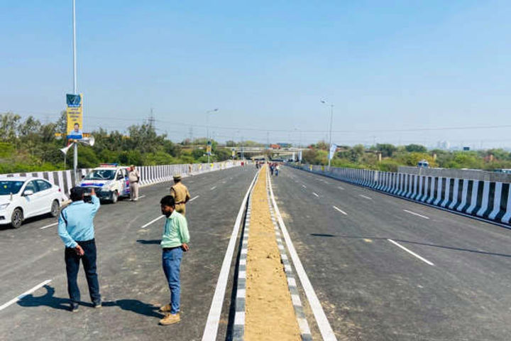 kejriwal inaugurates extended ashram flyover movement between delhi noida will be easy