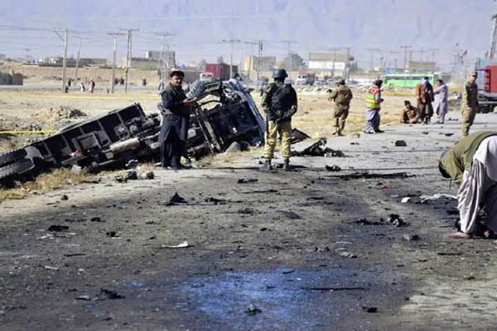 suicide attack in pakistan 9 police officers killed