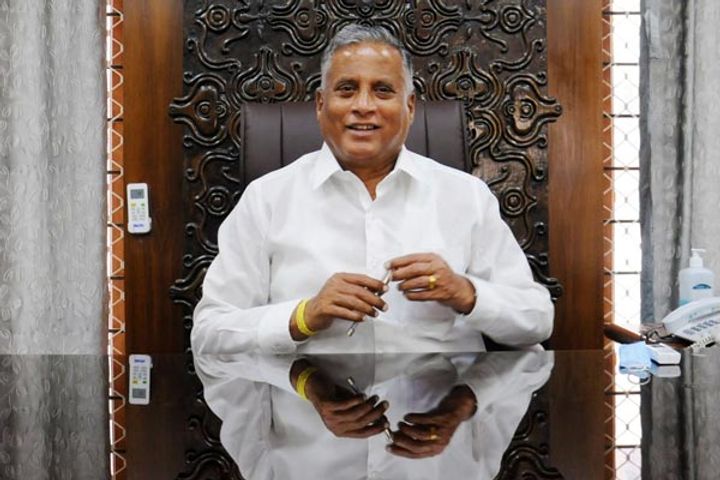 karnataka minister somanna giving indications of leaving bjp