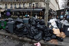 cleaners on strike in france 5600 tons of garbage accumulated on the streets of paris