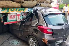 horrific accident on mumbai pune expressway car rammed into truck 3 killed
