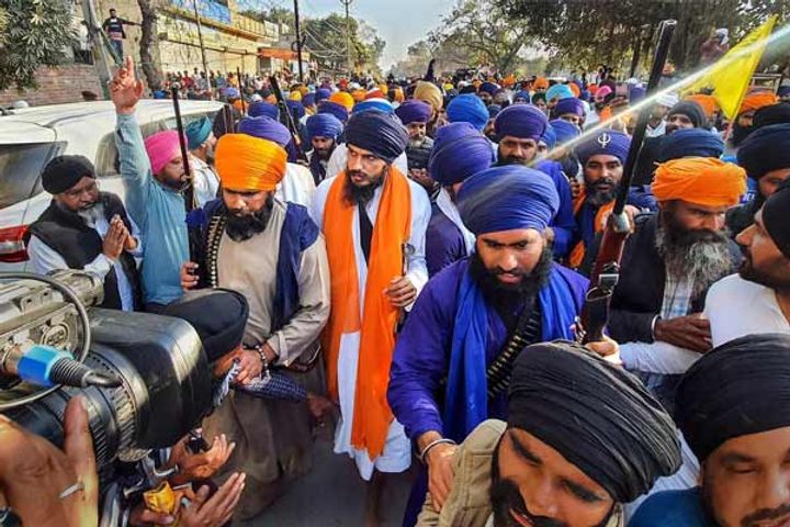 amritpal is suspected to be hiding in jalandhar uncle surrenders