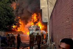 fire broke out in plastic factory in karaval nagar fire brigade present on the spot