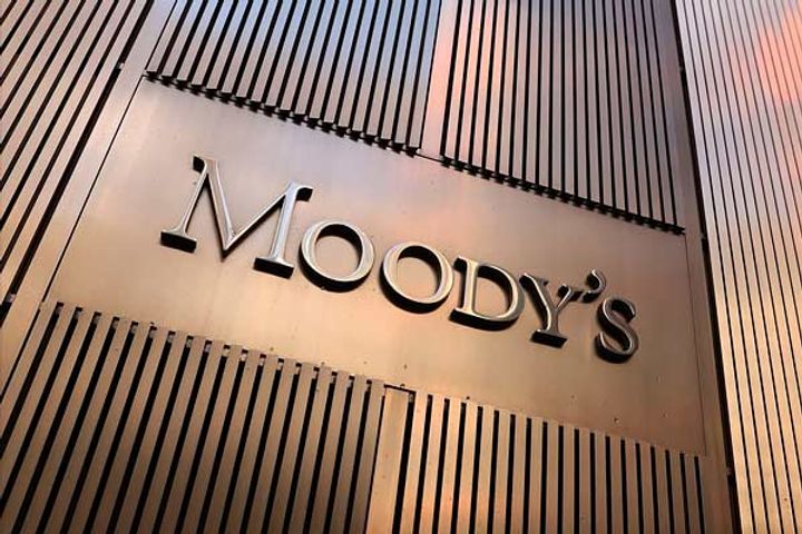 Moody's Warns of Potential Impact of Weakening Rupee on Indian Economy
