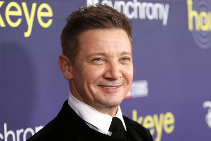 Jeremy Renner ready for public appearance will be seen at the premiere of Rennervation