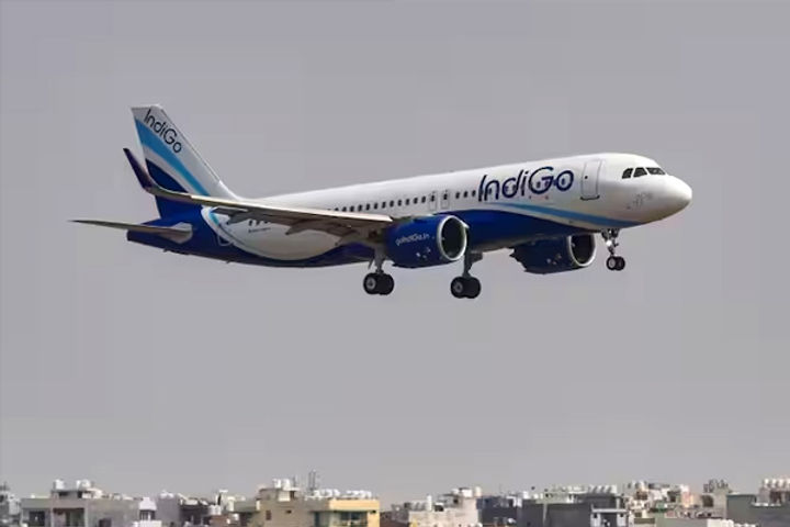 drunk air passenger misbehaves with air hostess of indigo flight