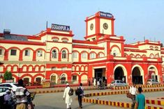 100 year old building of gorakhpur station will be demolished redevelopment will be done with rs 612