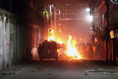 Violent clash between two groups in Hooghly many arrested Mamata accuses BJP