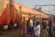 Man sets fellow travelers on fire on trivial matter in train 3 killed 9 injured