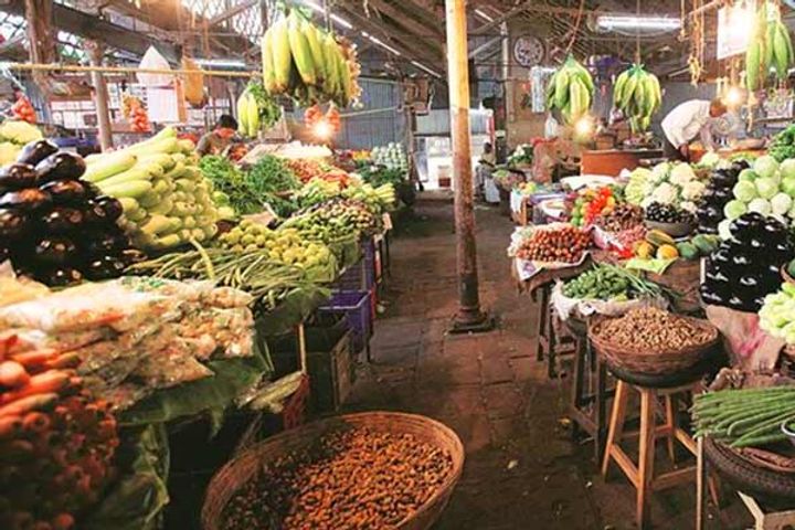 retail inflation at 15 month low fall in prices of food items