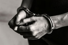 nigerian drug smuggler arrested in mumbai drugs worth rs 32 lakh recovered
