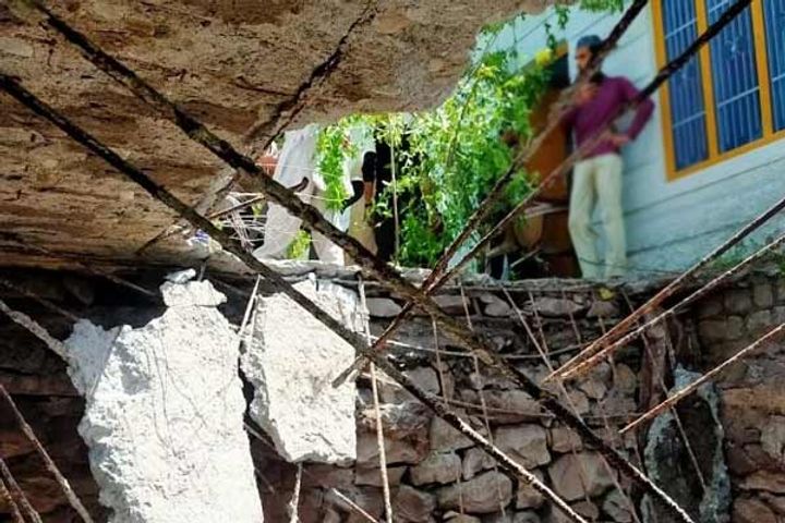 more than 30 women injured in house collapse in poonch admitted to hospital