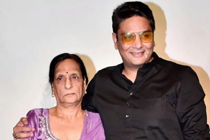 Casting director Mukesh Chhabra's mother passed away, funeral took place today, celebs gathered