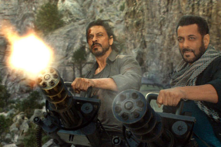 announcement of pathaan vs tiger salman and shahrukh will create havoc once again