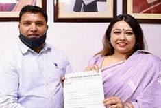 Notice to National President of Youth Congress Srinivas, woman leader had accused of exploitation