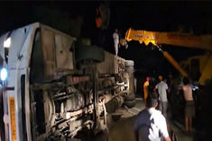 bus overturns on pune solapur highway 12 injured