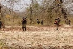 Big Naxalite attack in Dantewada 11 soldiers martyred Naxalites blew up the car with IED bomb