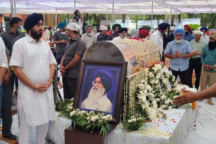 Prakash Singh Badal's last rites will be held in ancestral village today
