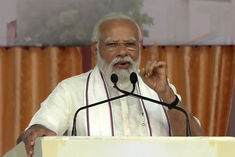 pm modi will give a gift of 4400 crores to gujarat today said this in gandhinagar