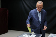 counting begins after voting for presidential and parliamentary elections in turkey decision may be 