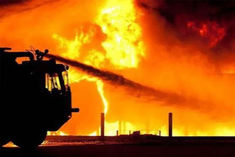 fire breaks out in slums in mumbais bandra 10 fire tenders present at the spot