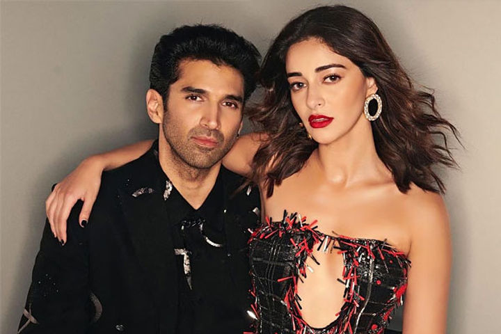 aditya roy kapur and ananya pandey spotted on a dinner date