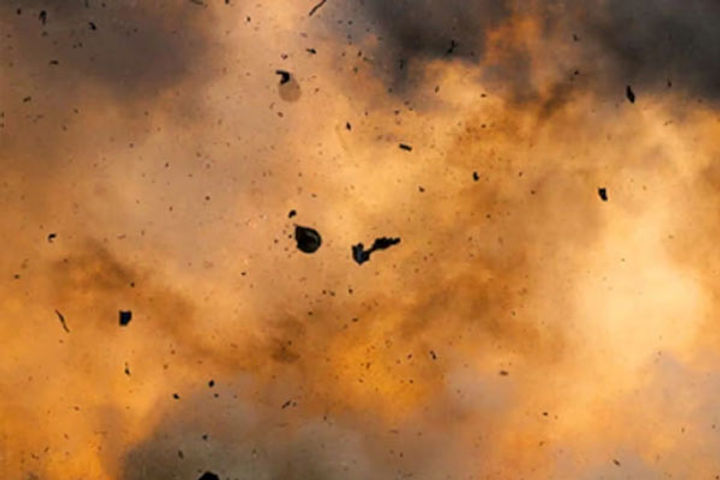 one killed three injured in peshawar blast