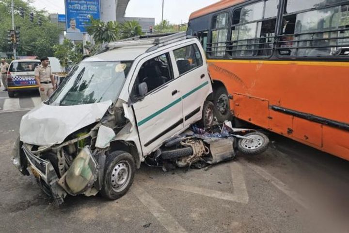 One killed five injured in accident due to brake failure of DTC bus