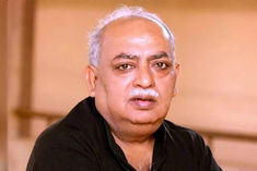 Munawwar Rana health deteriorated on ventilator at Apollo Hospital in Lucknow