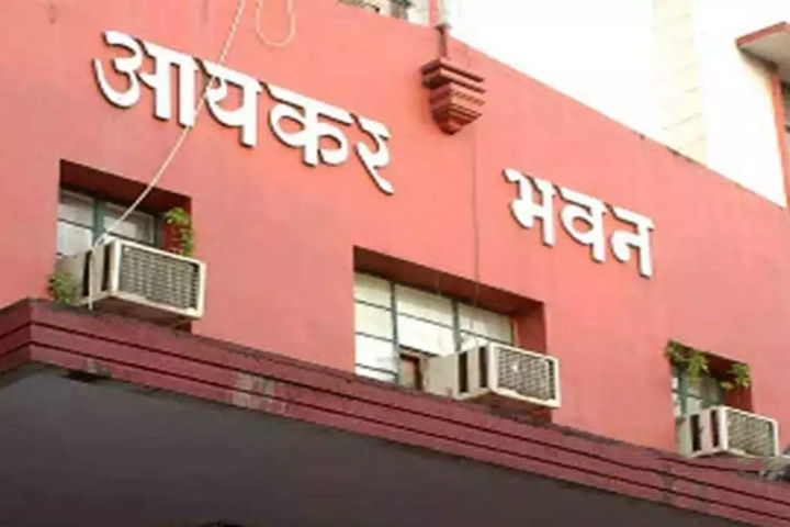 income tax department raid the premises of hyderabad renowned real estate company