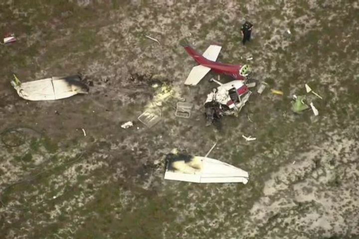 small plane crashes at south florida airport two killed