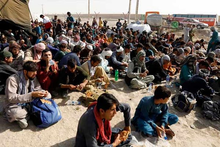 more than 9 thousand afghan citizens sought asylum from the european union