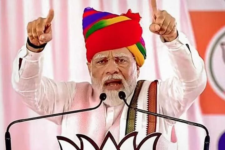 pm modi said that congress does not discriminate against anyone when it comes to loot