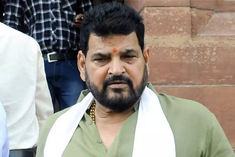 delhi police reached brijbhushans house and recorded statements of 12 witnesses