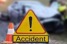 horrific accident in karnataka vehicle rammed into a parked truck 5 killed 13 injured