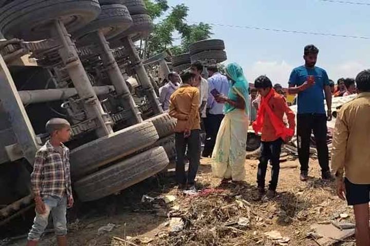 7 people died on the spot in Sidhi road accident
