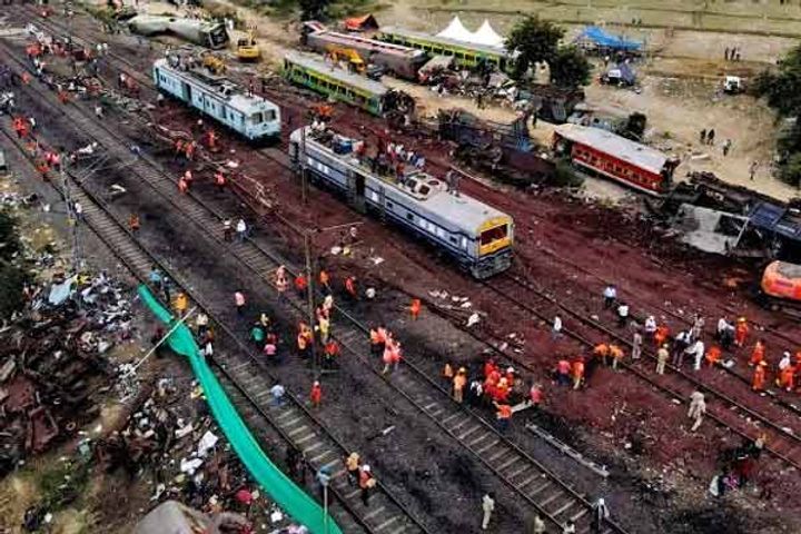 cbi detained 5 people including an officer bahanga station sealed