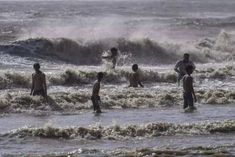 7500 people were evacuated from the coastal areas of gujarat