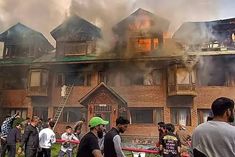 sudden massive fire broke out in pahalgam hotel