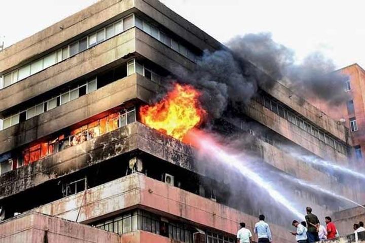fierce fire in bhopals satpura building