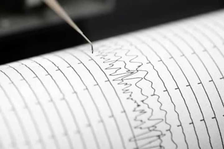 Earthquake tremors felt in many parts of North India including the capital