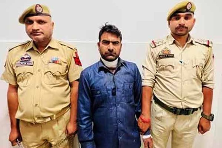 live on facebook cut a person with an axe