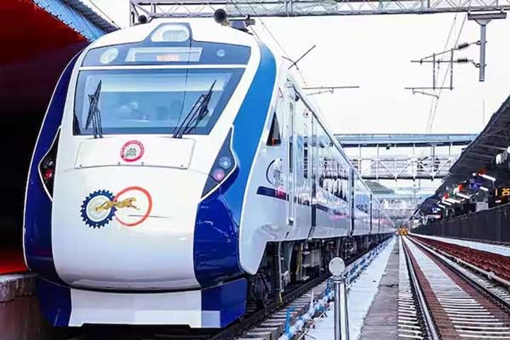 youth boarded vande bharat train without ticket locked himself in washroom