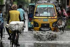 heavy rain with strong wind in delhincr in the morning