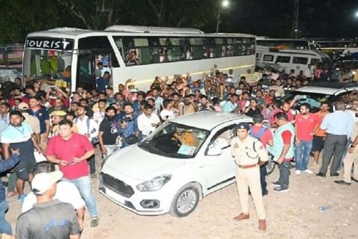 first batch of amarnath pilgrims leave from jammu amid tight security