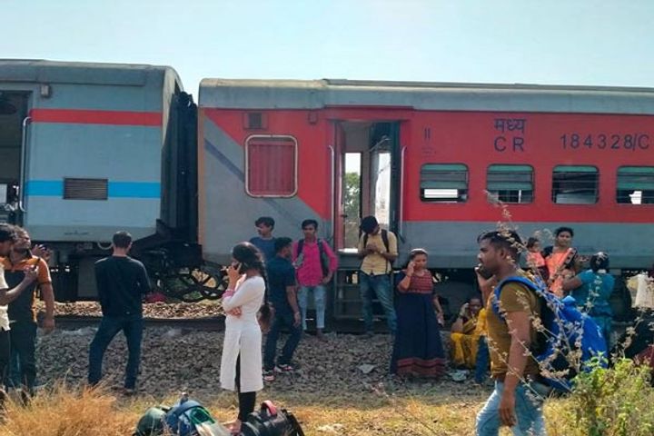 Pawan Express ran for 10 km with a broken wheel in Bihar