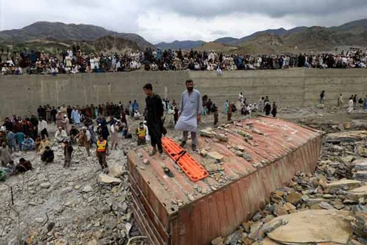 landslide in mountainous area of khyber pakhtunkhwa 8 children killed