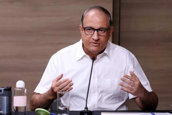 indian origin singapore minister accused of corruption