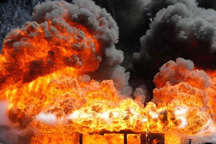 tragic accident in lahore pakistan 10 people lost their lives