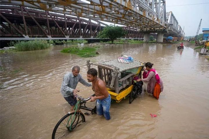 one person died due to floods in delhi